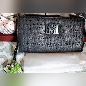 Badgley Mischka Black Quilted Zip-Around Wallet/phone Holder